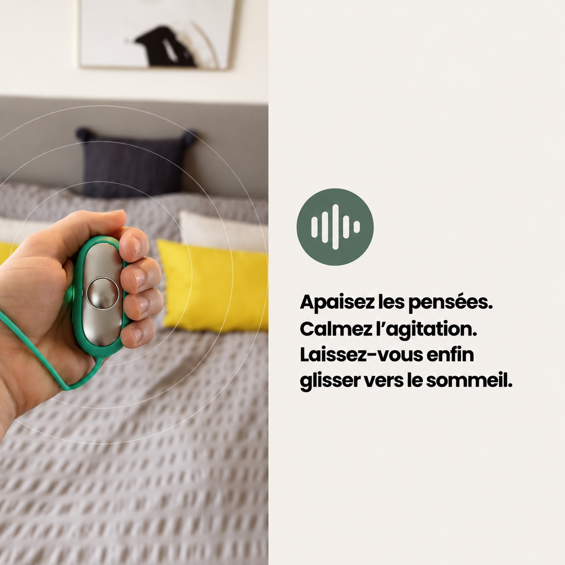 Calm Pulse tenu dans la main, dans une chambre